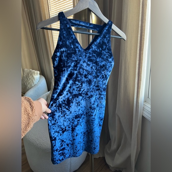 Hollyworld Crushed Velvet Dress | 14 - Picture 4 of 7